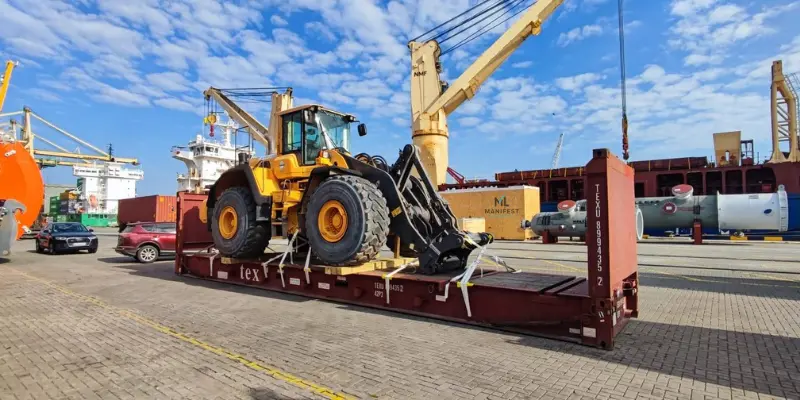 Shipping Heavy machinery with Flat Rack containers
